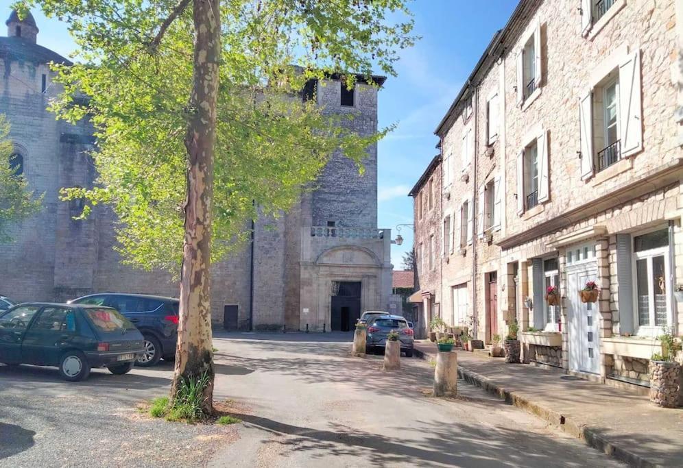 Appartement Au Rez-De-Chaussee Souillac Exterior foto